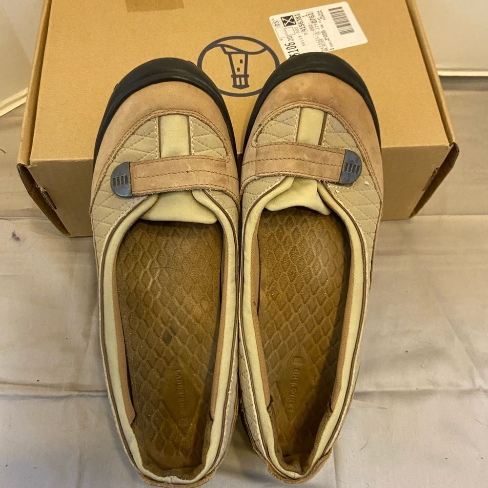 Lands' End Slip On Walking Shoes 6.5 Tan Beige Quilted Suede Women - Picture 4 of 7